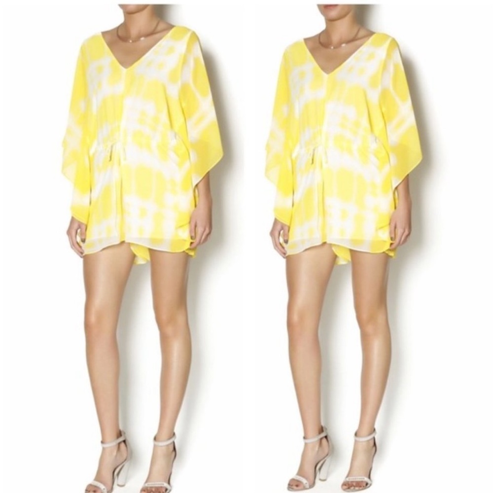 BCBGeneration Yellow and White Sun Beam Romper Size XXS